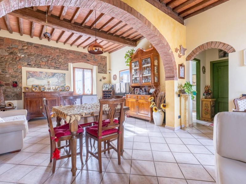 Appartamento in Vendita a Terricciola, 154'000&euro;, 110 m², arredato, con Box