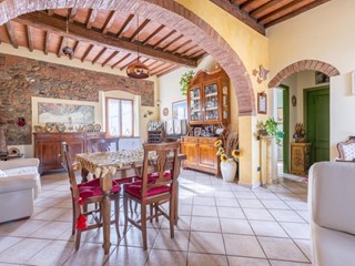 Appartamento in Vendita a Terricciola, 154'000&euro;, 110 m², arredato, con Box