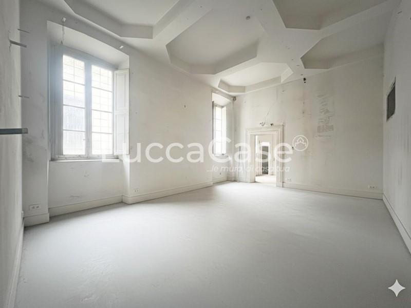 Loft in Vendita a Lucca, 450'000&euro;, 190 m², con Box