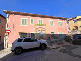 Trilocale in Vendita a Calci, zona La Corte, 144'000&euro;, 65 m²