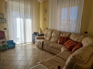 Quadrilocale in Vendita a Carrara, zona Marina di Carrara, 280'000&euro;, 75 m², arredato