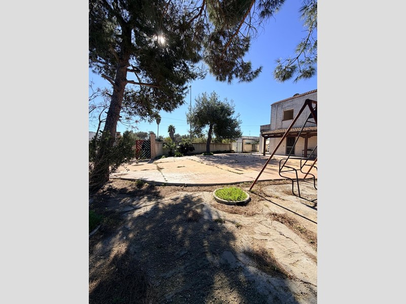 Appartamento in Vendita a Lecce, zona Torre Chianca, 115'000&euro;, 146 m², arredato, con Box