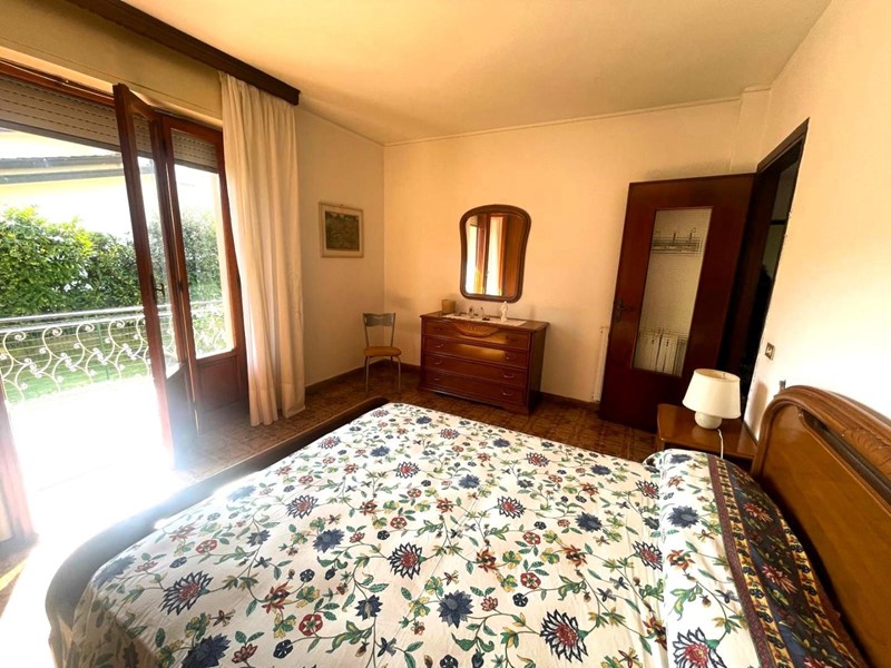 Trilocale in Vendita a Massa, zona Ronchi, 240'000&euro;, 65 m², arredato