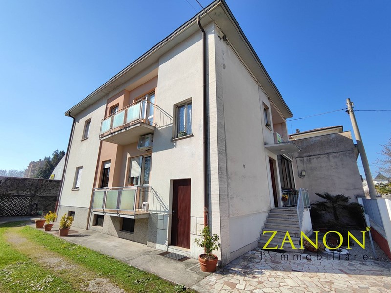 Quadrilocale in Vendita a Gorizia, 119'000&euro;, 106 m²