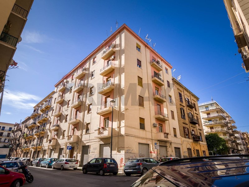 Appartamento in Affitto a Palermo, 1'100&euro;, 154 m²