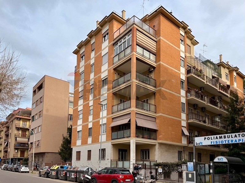 Trilocale in Vendita a Roma, 460'000&euro;, 119 m²