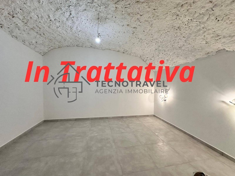 Trilocale in Vendita a Napoli, 49'000&euro;, 63 m²
