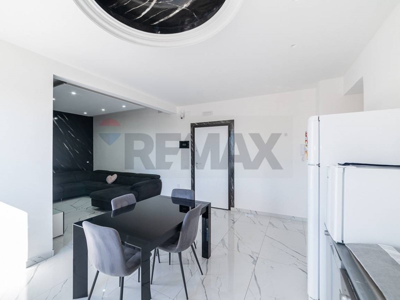 Trilocale in Vendita a Catania, 88'000&euro;, 87 m²