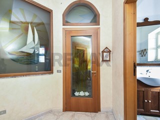 Appartamento in Vendita a Acireale, 97'000&euro;, 121 m²