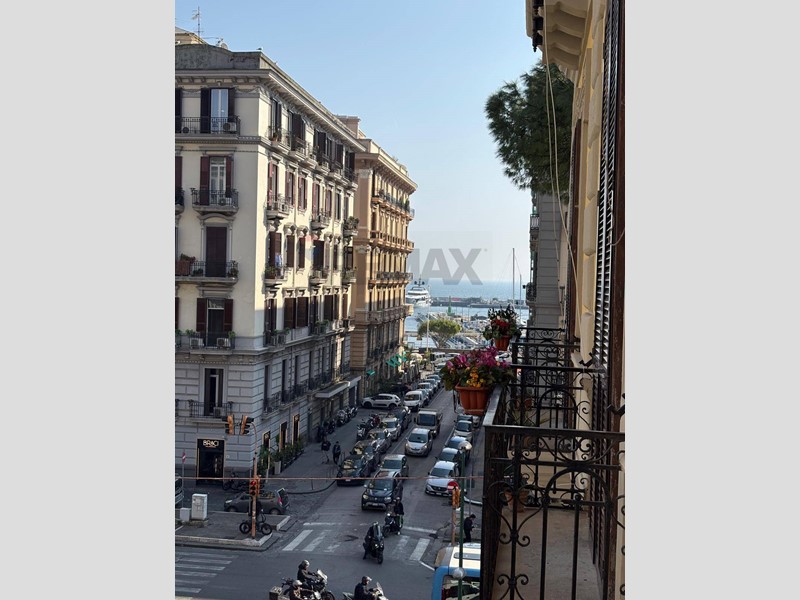Trilocale in Affitto a Napoli, 2'500&euro;, 80 m²