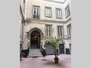 Trilocale in Affitto a Napoli, 2'500&euro;, 80 m²