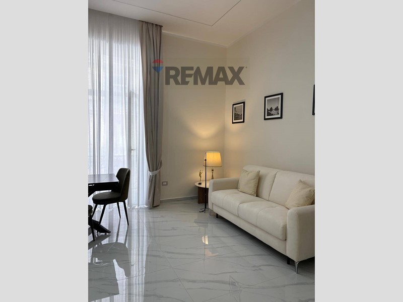 Trilocale in Affitto a Napoli, 2'500&euro;, 80 m²