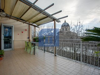 Attico in Vendita a Roma, 249'000&euro;, 90 m²