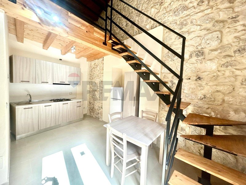 Monolocale in Affitto a Siracusa, 650&euro;, 45 m²
