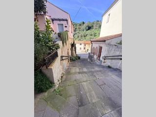 Quadrilocale in Vendita a Sedini, 79'000&euro;, 150 m²