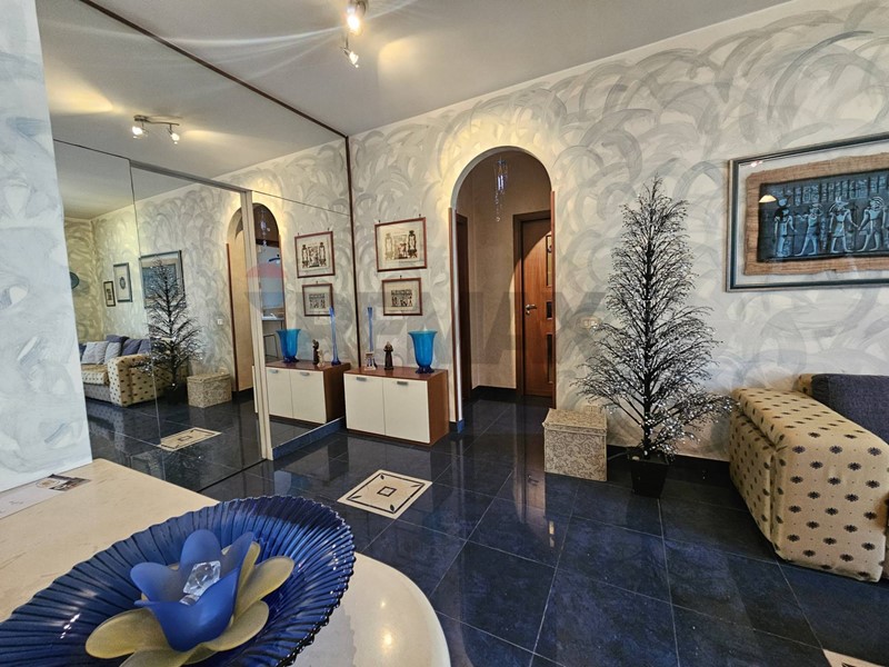 Quadrilocale in Vendita a Bagheria, 89'000&euro;, 95 m²