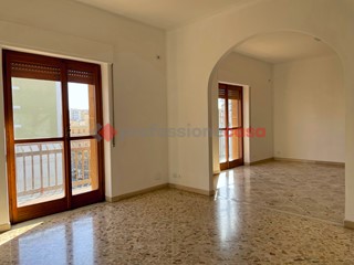 Quadrilocale in Affitto a Catania, 950&euro;, 110 m²
