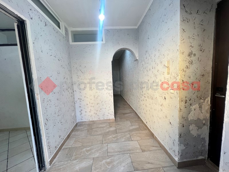 Appartamento in Vendita a Portici, 75'000&euro;, 60 m²