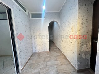 Appartamento in Vendita a Portici, 75'000&euro;, 60 m²