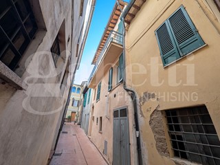 Trilocale in Vendita a Torgiano, 85'000&euro;, 120 m²