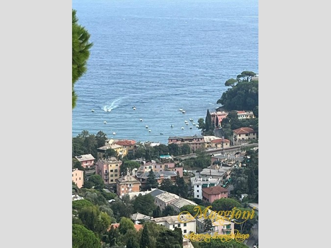 Trilocale in Vendita a Rapallo, 550'000&euro;, 90 m²