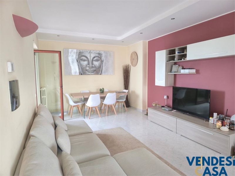 Trilocale in Vendita a Adelfia, 135'000&euro;, 100 m²