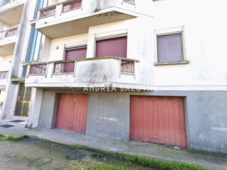 Appartamento in Vendita a Pontedera, 159'000&euro;, 130 m², con Box