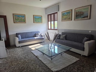 Appartamento in Vendita a Carrara, zona Marina di Carrara, 229'000&euro;, 130 m²