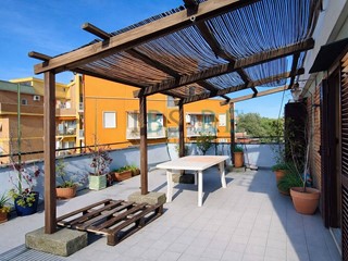 Attico in Vendita a Roma, 745'000&euro;, 160 m²