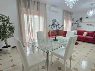 Quadrilocale in Vendita a San Nicola la Strada, 185'000&euro;, 160 m²