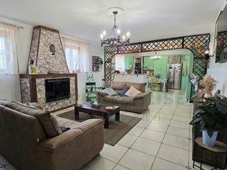 Appartamento in Vendita a San Nicola la Strada, 189'000&euro;, 215 m²