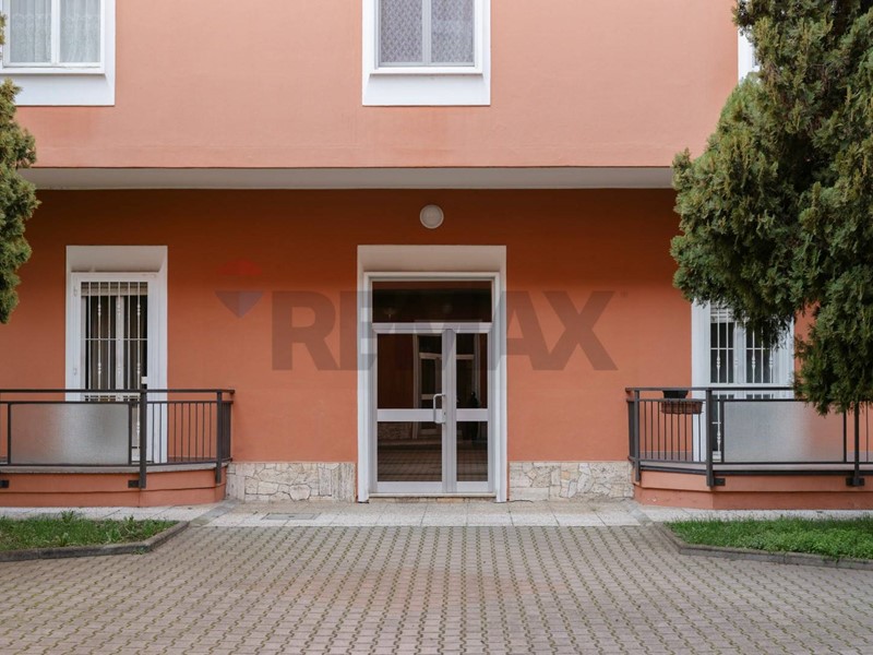 Trilocale in Vendita a Cesano Boscone, 319'000&euro;, 111 m²