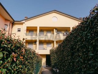 Bilocale in Vendita a Usmate Velate, 155'000&euro;, 63 m²