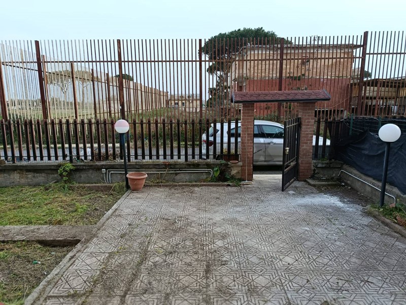 Trilocale in Vendita a Carinola, 80'000&euro;, 134 m²