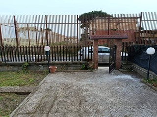 Trilocale in Vendita a Carinola, 80'000&euro;, 134 m²