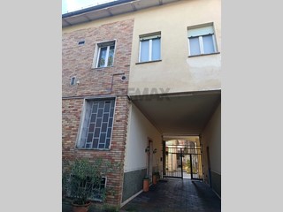 Quadrilocale in Vendita a Sannazzaro de' Burgondi, 125'000&euro;, 150 m²