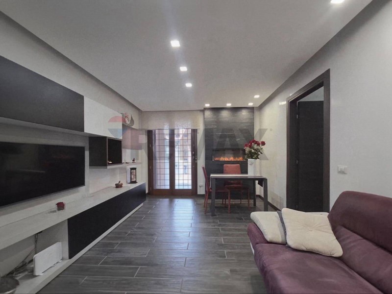 Trilocale in Vendita a Roma, 258'000&euro;, 85 m²