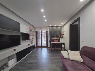 Trilocale in Vendita a Roma, 258'000&euro;, 85 m²