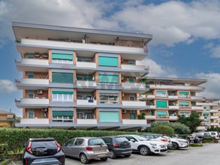 Bilocale in Vendita a Roma, 320'000&euro;, 82 m²