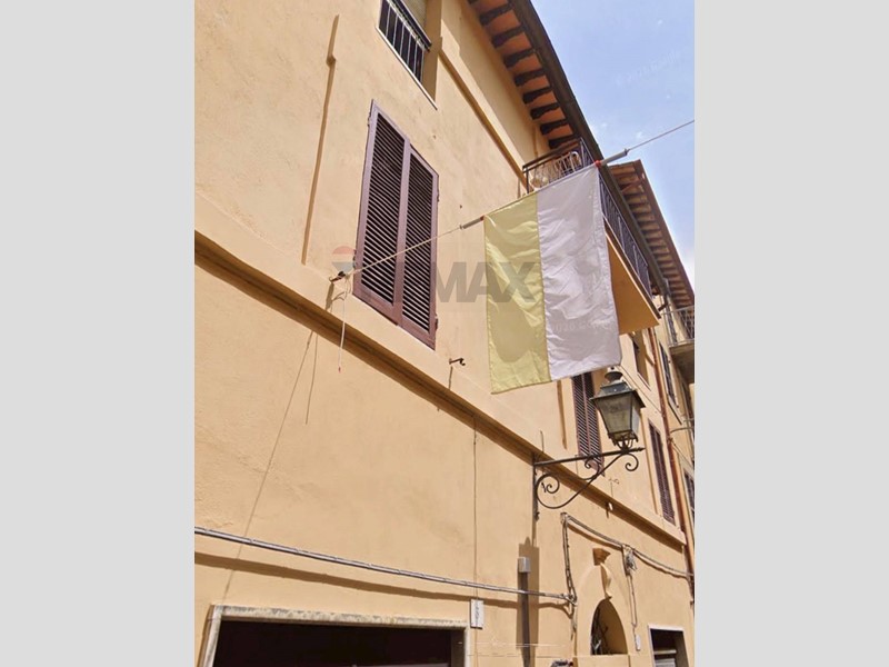 Quadrilocale in Vendita a Marsciano, 65'000&euro;, 90 m²