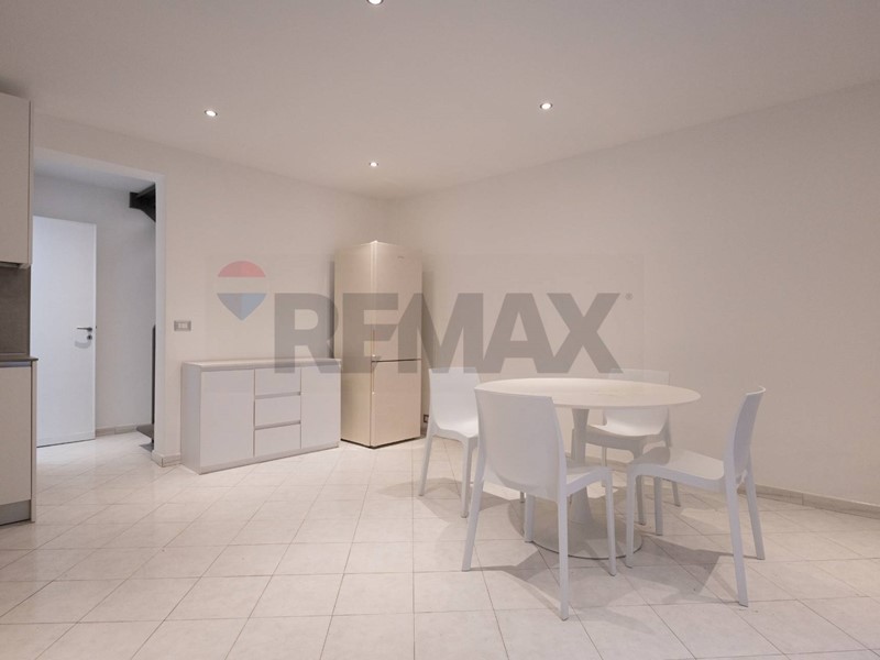 Bilocale in Vendita a Catania, 120'000&euro;, 83 m²