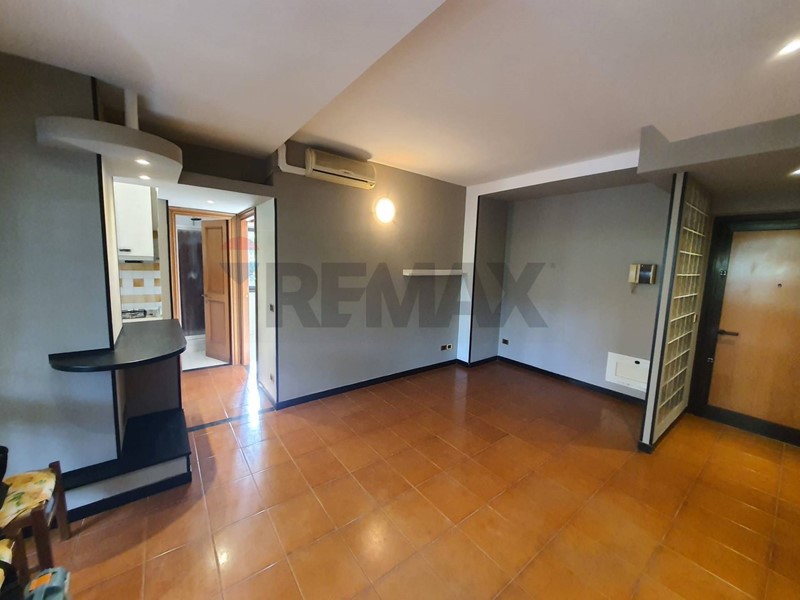 Bilocale in Vendita a Roma, 285'000&euro;, 75 m²
