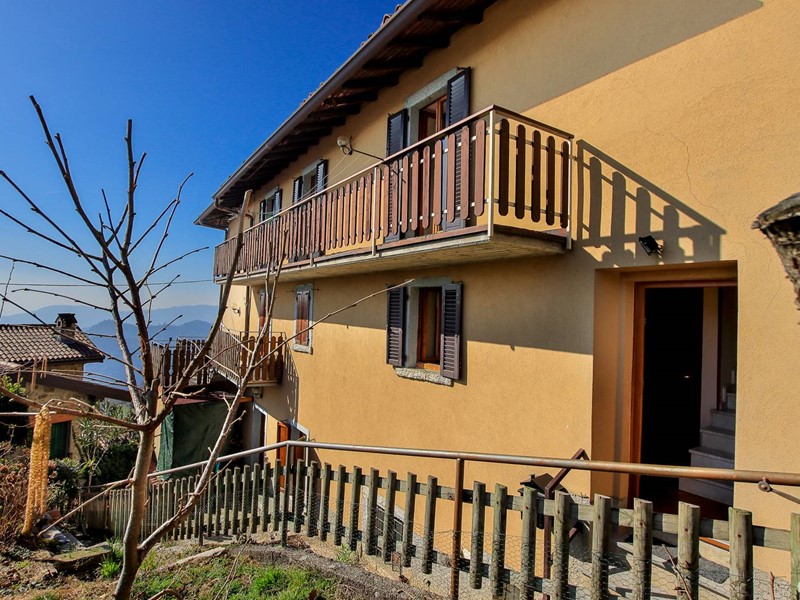 Trilocale in Vendita a Almenno San Bartolomeo, 66'000&euro;, 109 m²