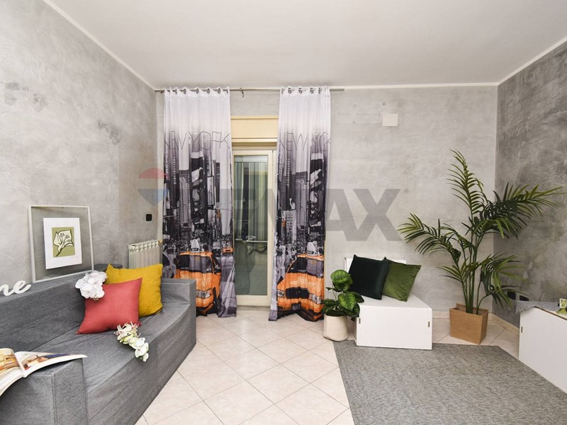 Quadrilocale in Vendita a Catania, 98'000&euro;, 73 m²