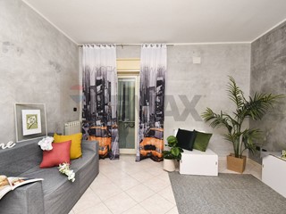 Quadrilocale in Vendita a Catania, 98'000&euro;, 73 m²