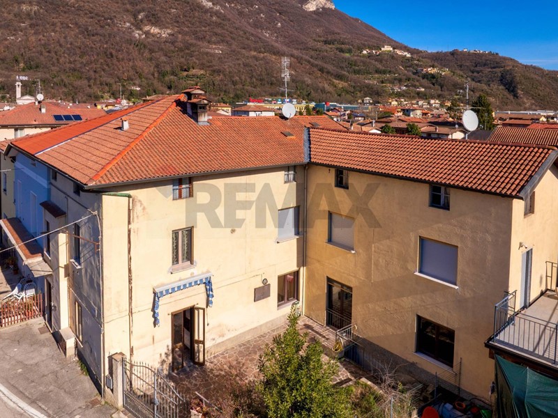 Quadrilocale in Vendita a Villanuova sul Clisi, 210'000&euro;, 160 m²