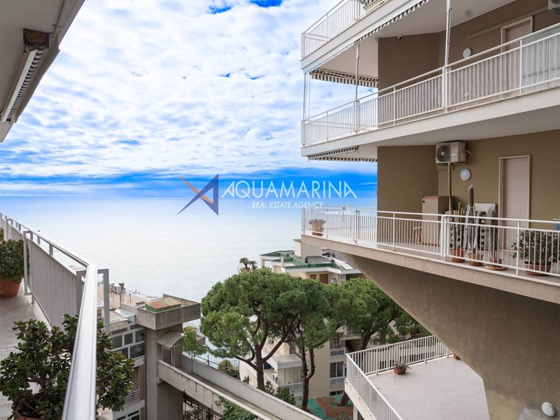 Trilocale in Vendita a Ospedaletti, 295'000&euro;, 68 m²