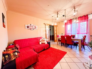 Appartamento in Vendita a Desenzano del Garda, 395'000&euro;, 130 m²