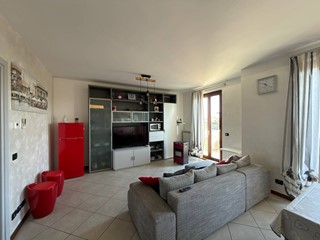 Trilocale in Vendita a Puegnago sul Garda, 269'000&euro;, 97 m²