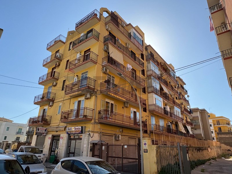 Quadrilocale in Vendita a Siracusa, 100'000&euro;, 102 m²